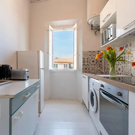 Apartment Au Coeur Du Vieil Antibes