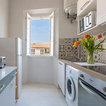 Apartment Au Coeur Du Vieil Antibes